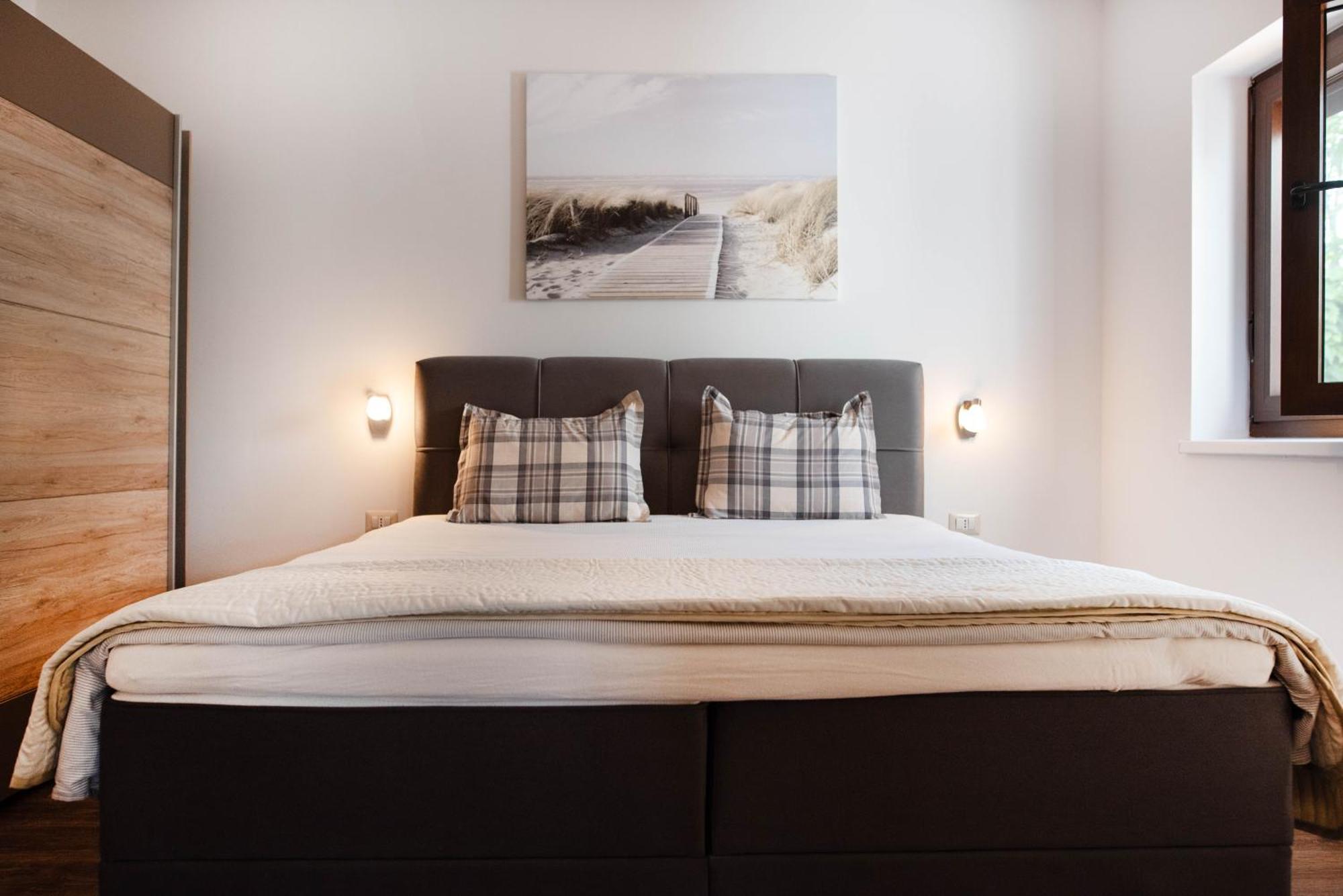 Apartments Deak ポレッチ エクステリア 写真