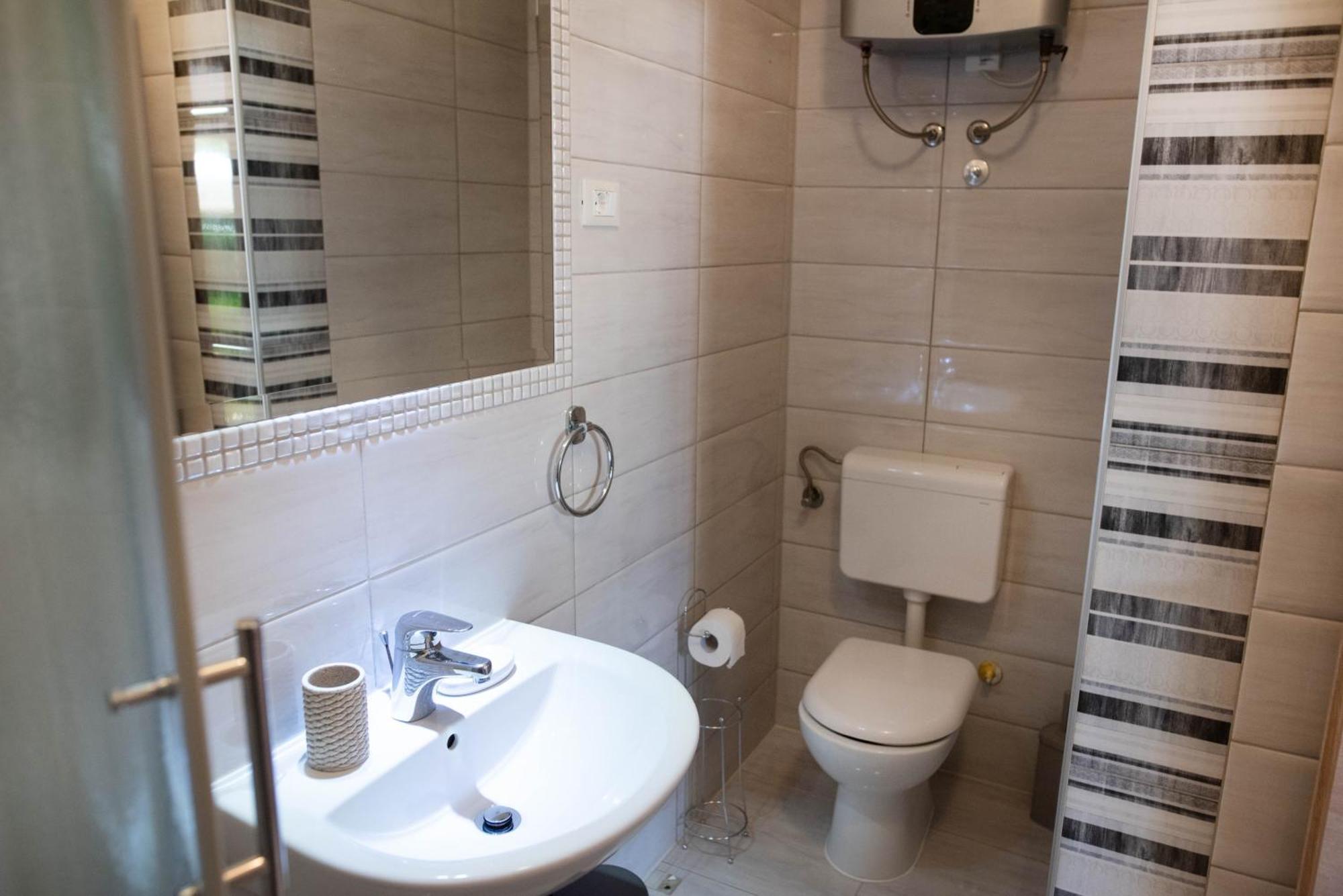 Apartments Deak ポレッチ エクステリア 写真